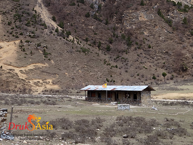 School just before jomolhari basecamp