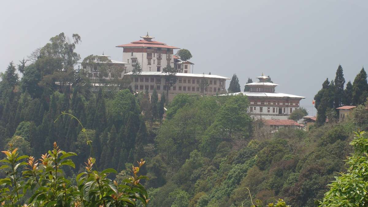Discover Bhutan heritage at Zhemgang Dzong