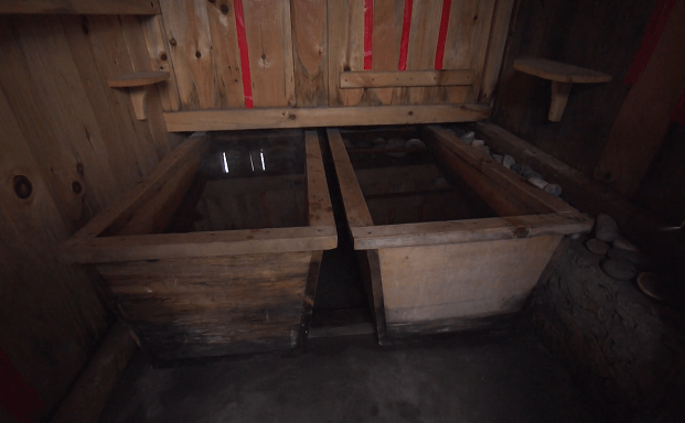 Chen Han Hot Bath