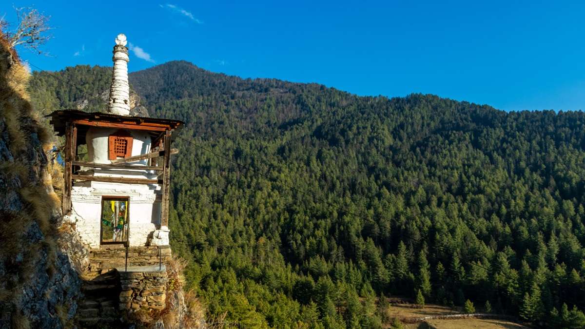 Find tranquility at the secluded Juneyrak Hermitage