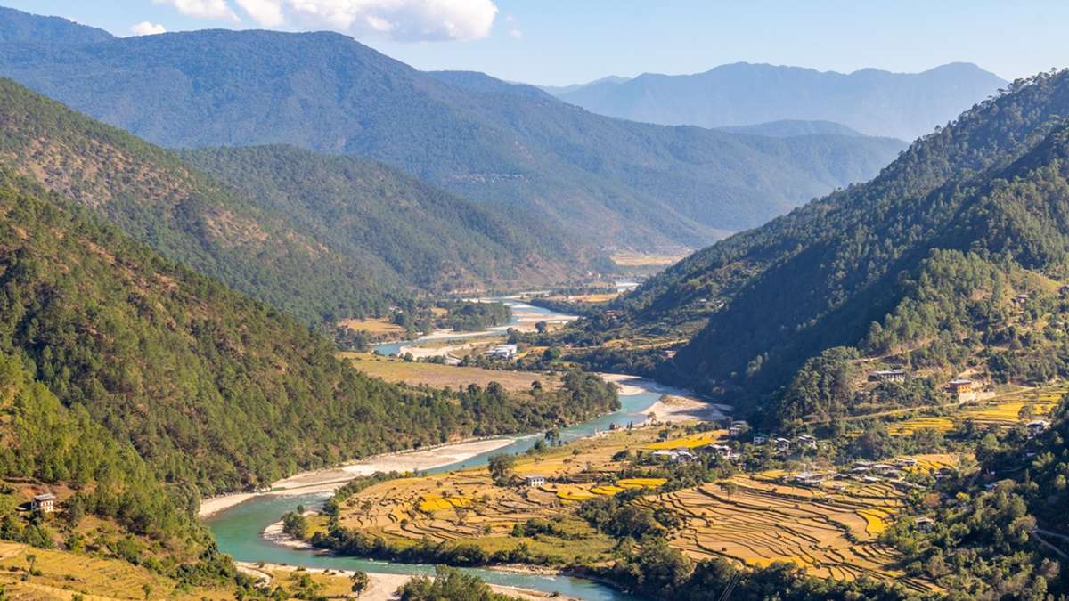 Panoramic vistas from Khamsum Yulley Namgyal Chorten