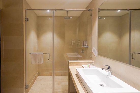 Ariya Hotel
