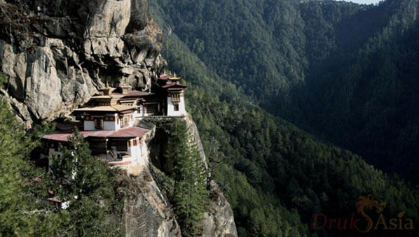 7 Day Magical Bhutan with Bum-Dra Trek