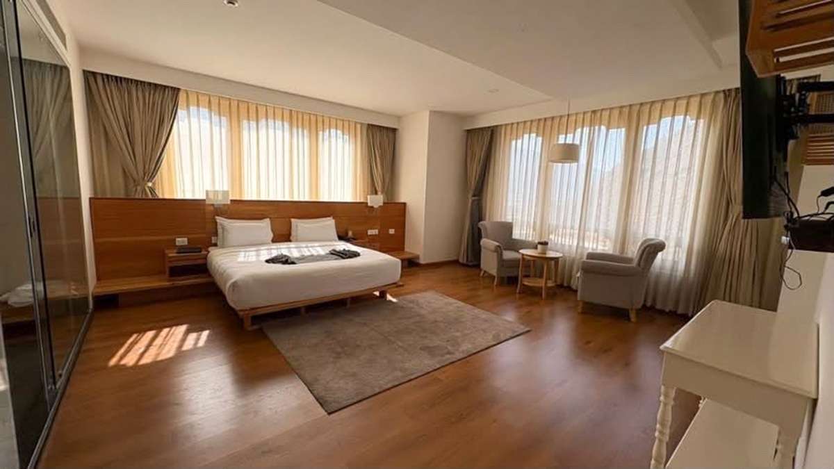 Pelbu Suites