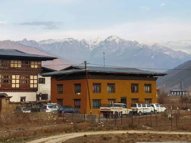 Bhutans weather in March 6